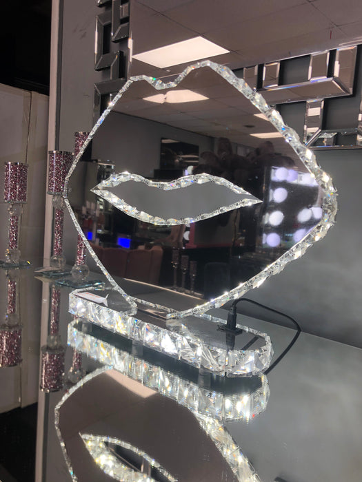 NEW LIPS LED CENTER PIECE LAMP