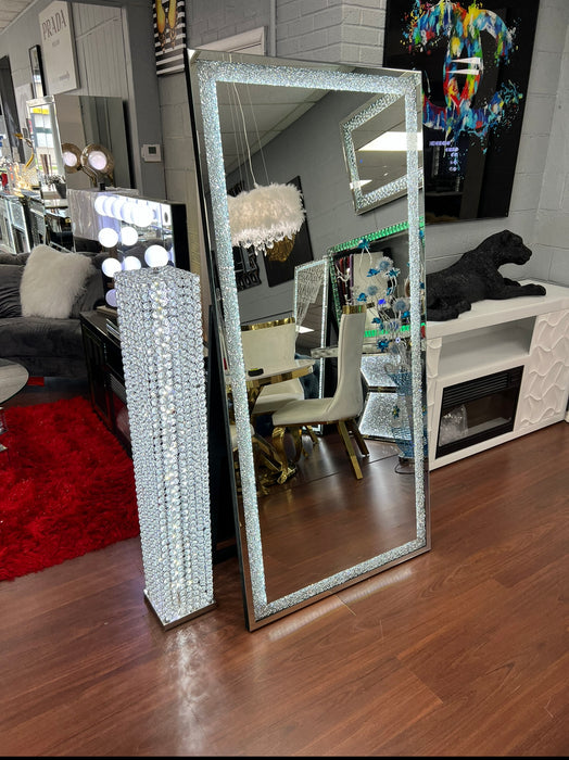 Hollywood Diamond Stand Up Mirror